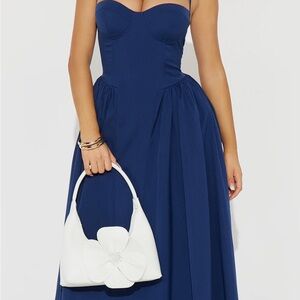 Chic Navy Strapless Dress